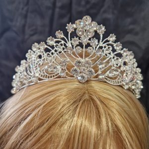 Tiara F90